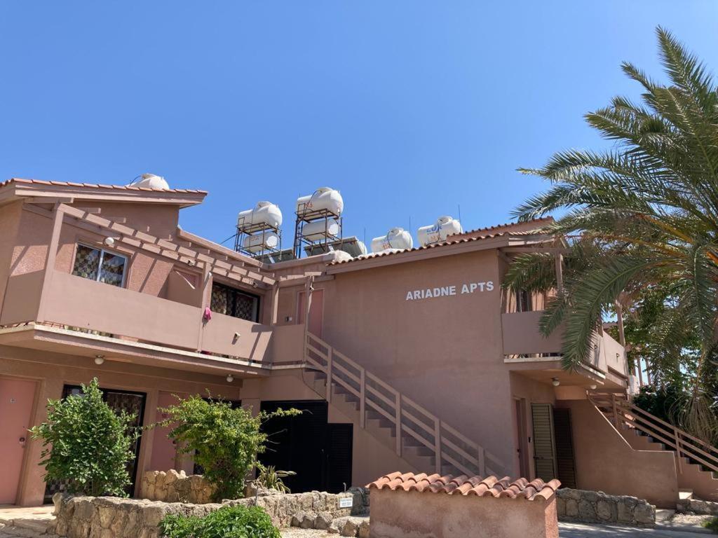 Ariadne Apartments Paphos ภายนอก รูปภาพ