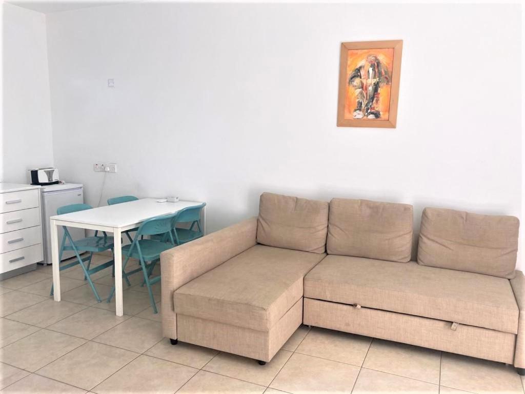 Ariadne Apartments Paphos ภายนอก รูปภาพ