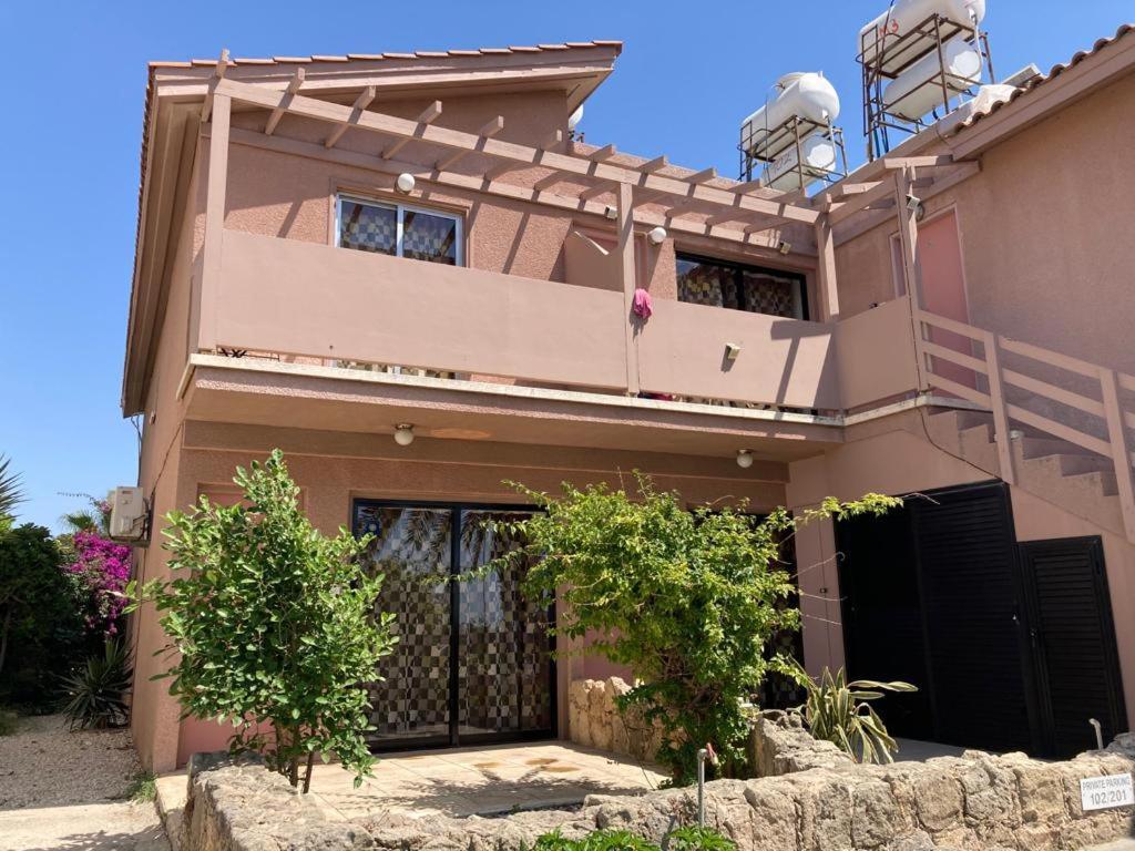 Ariadne Apartments Paphos ภายนอก รูปภาพ