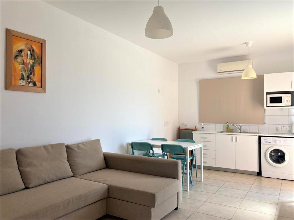 Ariadne Apartments Paphos ภายนอก รูปภาพ