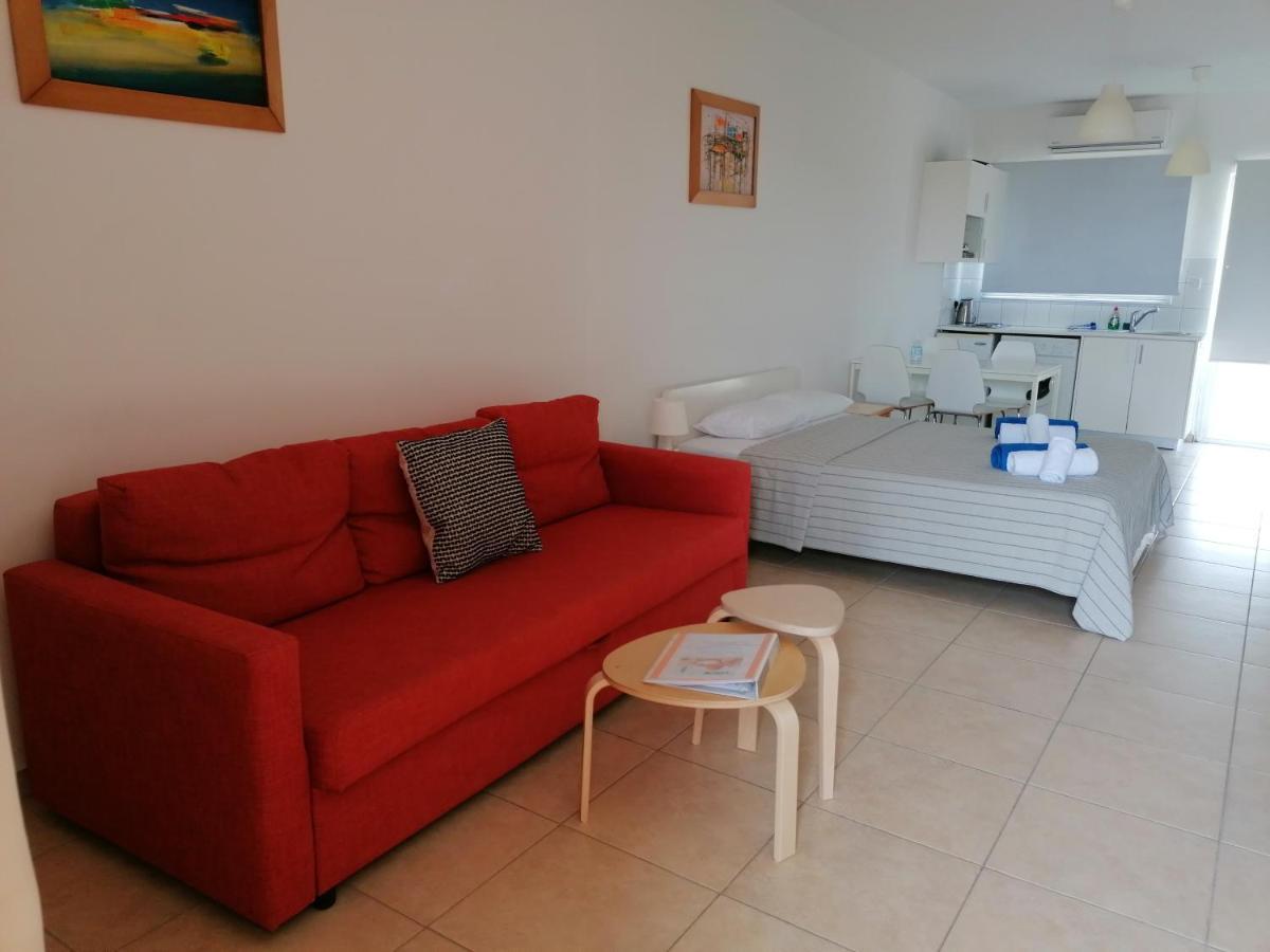 Ariadne Apartments Paphos ภายนอก รูปภาพ