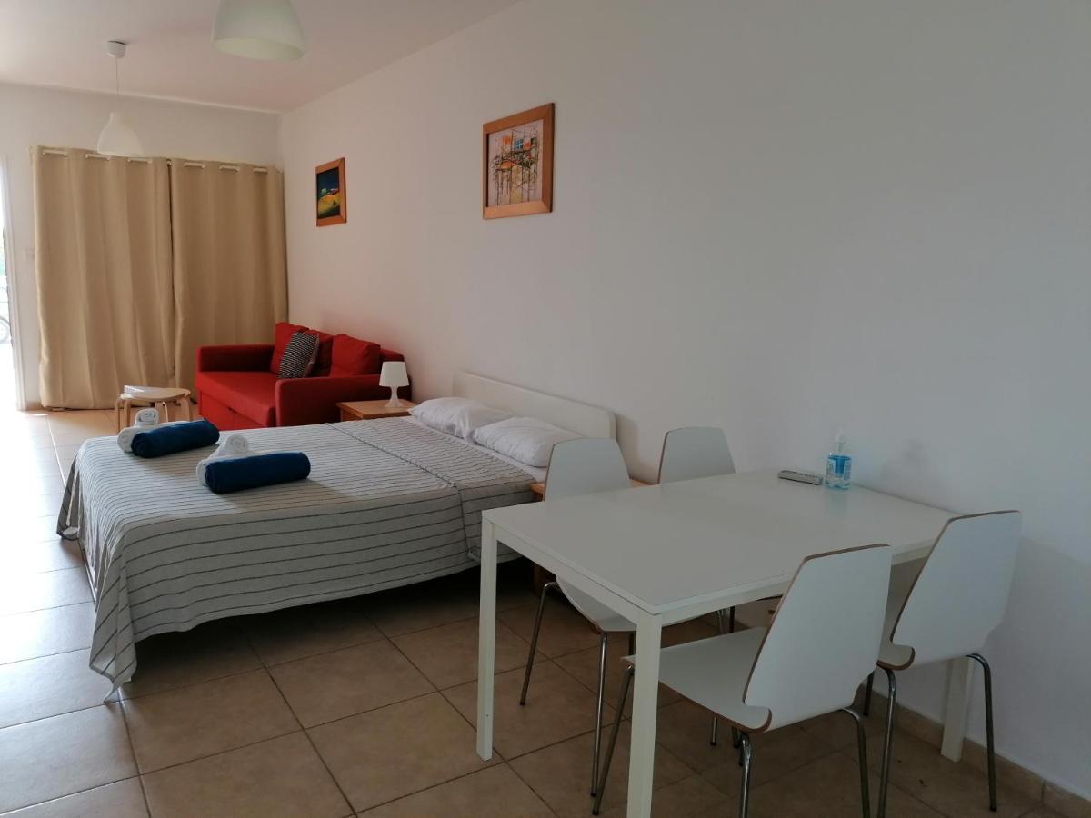 Ariadne Apartments Paphos ภายนอก รูปภาพ