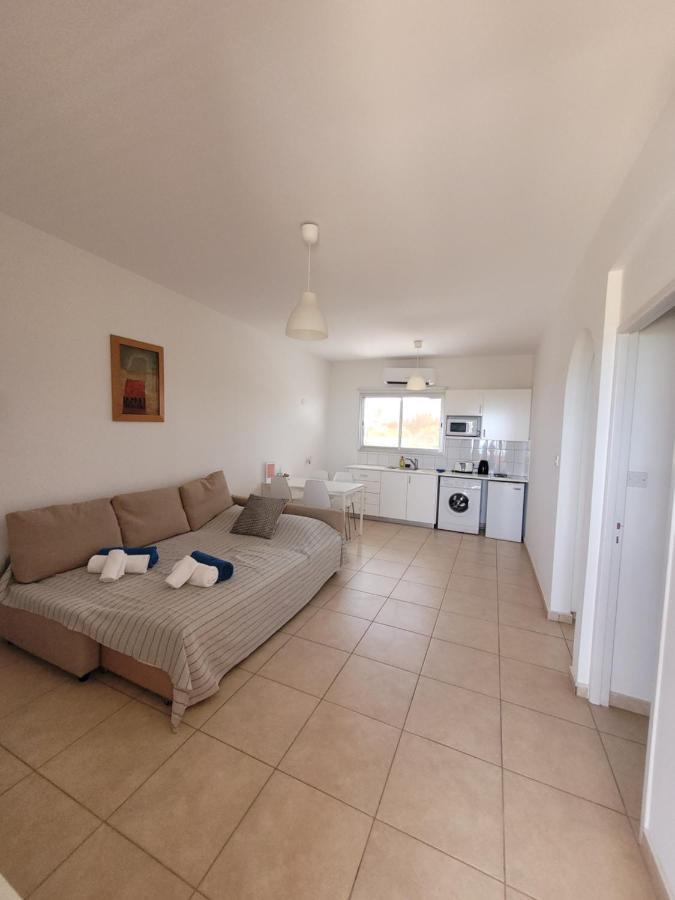 Ariadne Apartments Paphos ภายนอก รูปภาพ